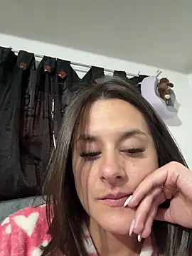 Snapshot of Alice_milf_ chatting on March 22, 2026, 11:12 am Alice milf online show from March 22, 2026, 11:12 am