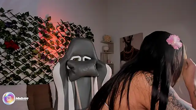 melody cute10 online show from March 4, 2025, 1:38 pm