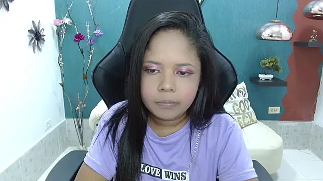 Melikasweetz online show from March 5, 2025, 5:29 pm