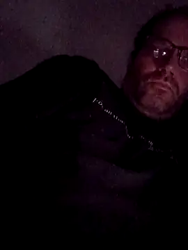 Snapshot of crazycam619 chatting on November 15, 2025, 4:33 pm crazycam619 online show from November 15, 2025, 4:33 pm