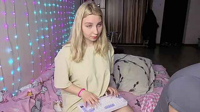 Snapshot of llolilove chatting on March 23, 2026, 7:36 pm llolilove online show from March 23, 2026, 7:36 pm