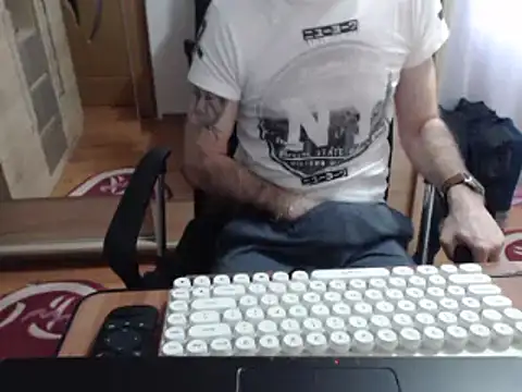 uncutguy01 online show from March 9, 2025, 8:40 am