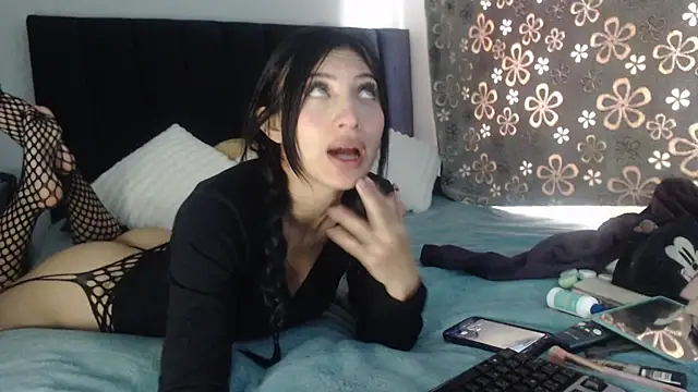 Nicolette ks  online show from March 10, 2025, 3:09 pm