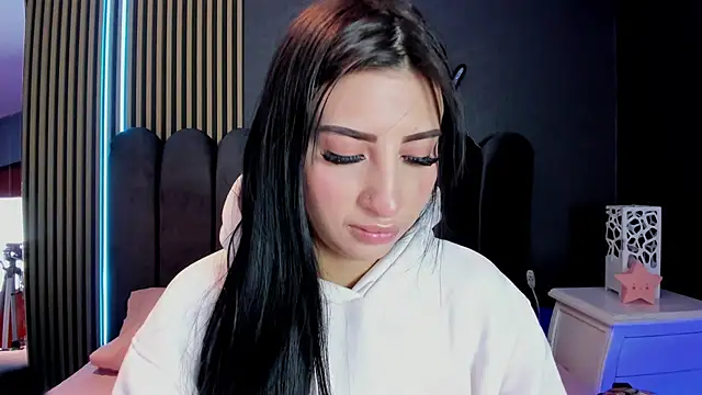Nicolette ks  online show from June 20, 2026, 5:34 am