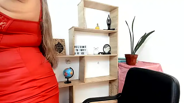 LinaBrowm online show from August 3, 2026, 3:29 pm
