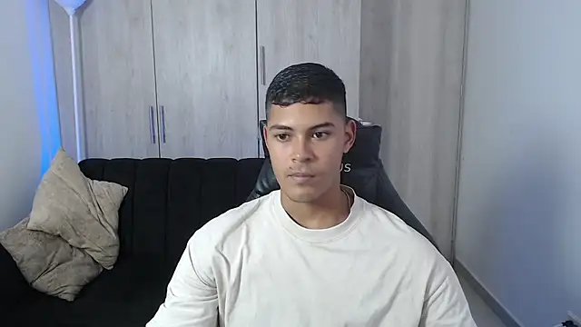 Snapshot of Iamdylan777 chatting on October 23, 2025, 7:01 pm Iamdylan777 online show from October 23, 2025, 7:01 pm