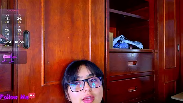 scarlleth  online show from November 13, 2025, 12:09 pm