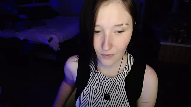 Kira Bakker online show from October 2, 2025, 11:41 pm