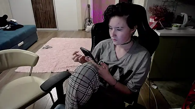Kira Bakker online show from March 22, 2025, 5:52 pm
