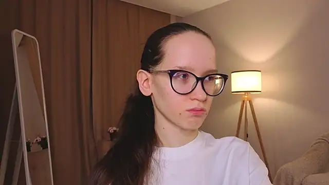 BettyBrowni online show from February 17, 2026, 4:04 pm