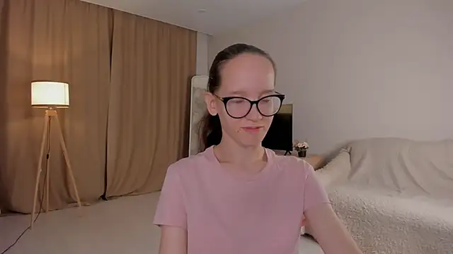 Snapshot of BettyBrowni chatting on October 18, 2025, 4:09 pm BettyBrowni online show from October 18, 2025, 4:09 pm