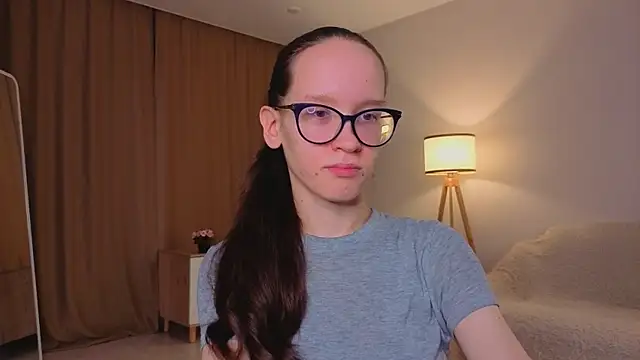 BettyBrowni online show from December 17, 2025, 4:12 pm