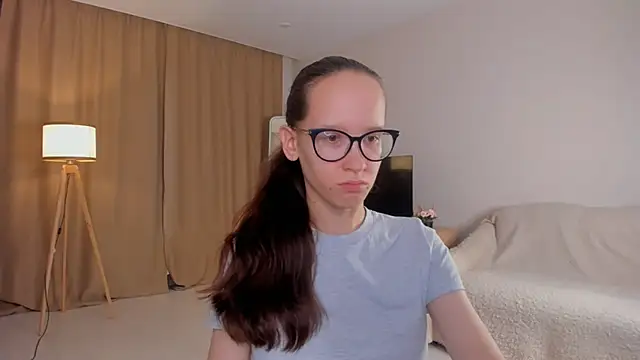 Snapshot of BettyBrowni chatting on October 15, 2025, 4:04 pm BettyBrowni online show from October 15, 2025, 4:04 pm