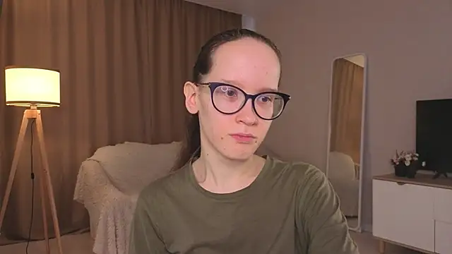 BettyBrowni online show from May 14, 2026, 4:04 pm