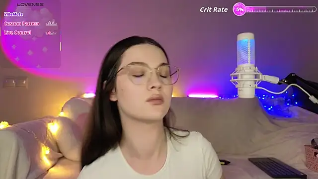 Snapshot of AokiAnna chatting on November 24, 2025, 7:19 am AokiAnna online show from November 24, 2025, 7:19 am