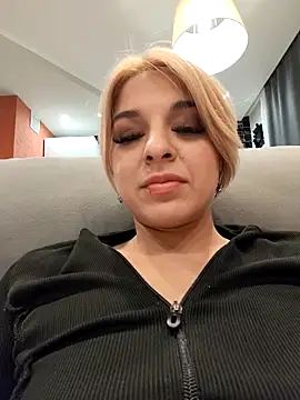 Snapshot of Unforgettable_ket chatting on December 13, 2025, 8:04 pm Unforgettable ket online show from December 13, 2025, 8:04 pm