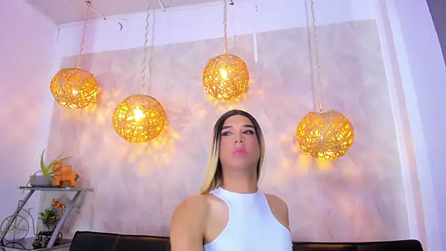 victoria aleia  online show from February 25, 2025, 8:21 pm