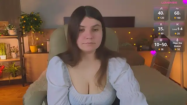 Viola  Shy online show from April 29, 2026, 8:04 pm