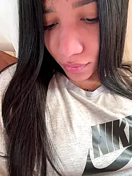 Alissarhys26 online show from December 18, 2025, 2:32 pm