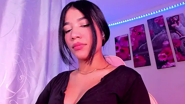 Alissarhys26 online show from February 15, 2025, 9:28 pm