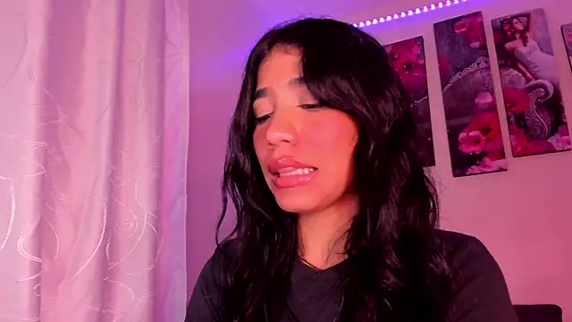 Alissarhys26 online show from March 12, 2025, 1:14 am