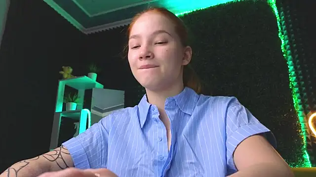 Snapshot of erikabrian chatting on December 28, 2024, 1:39 am erikabrian online show from December 28, 2024, 1:39 am