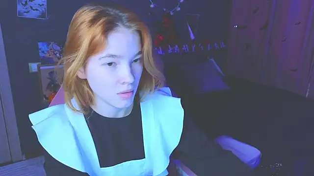 Snapshot of erikabrian chatting on October 25, 2025, 7:40 am erikabrian online show from October 25, 2025, 7:40 am