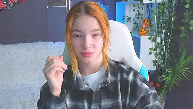 Snapshot of erikabrian chatting on November 1, 2025, 2:29 am erikabrian online show from November 1, 2025, 2:29 am