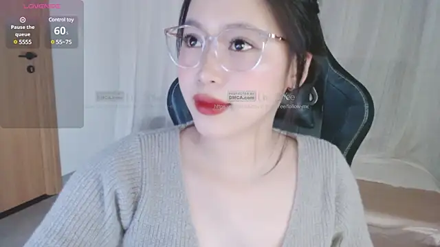 Lin SiYee online show from February 17, 2025, 2:38 pm