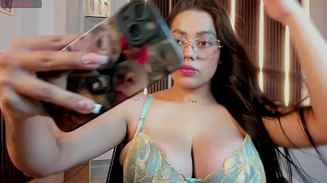 Snapshot of Melisa_Soto chatting on November 11, 2025, 8:36 pm Melisa Soto online show from November 11, 2025, 8:36 pm