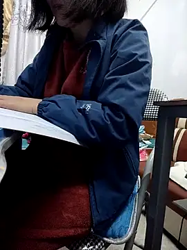 Snapshot of Haralushiaaa chatting on November 19, 2025, 1:00 pm Haralushiaaa online show from November 19, 2025, 1:00 pm