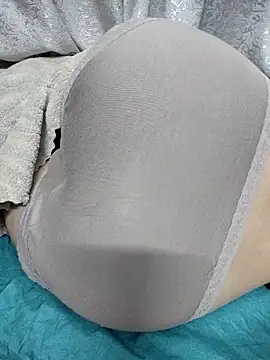 Snapshot of Haralushiaaa chatting on November 7, 2025, 7:29 pm Haralushiaaa online show from November 7, 2025, 7:29 pm