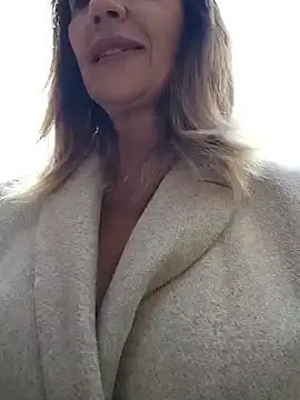 Snapshot of JasmineNoir2 chatting on October 18, 2025, 11:12 am JasmineNoir2 online show from October 18, 2025, 11:12 am