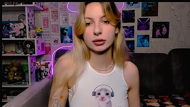 Snapshot of Maria_Hunt chatting on December 7, 2024, 2:47 am Maria Hunt online show from December 7, 2024, 2:47 am