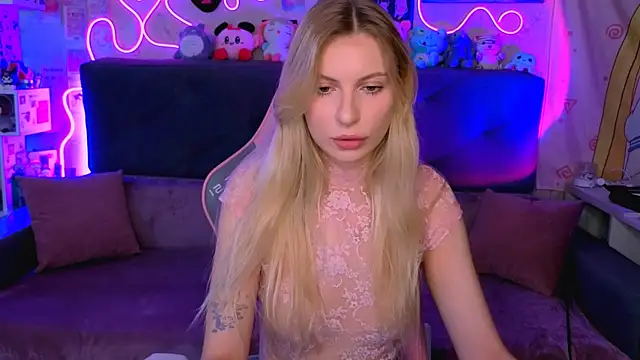 Snapshot of Maria_Hunt chatting on November 14, 2025, 5:33 am Maria Hunt online show from November 14, 2025, 5:33 am