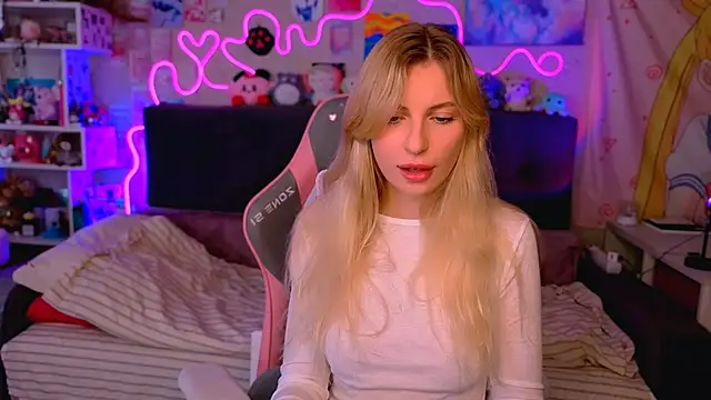 Snapshot of Maria_Hunt chatting on October 15, 2025, 5:39 am Maria Hunt online show from October 15, 2025, 5:39 am