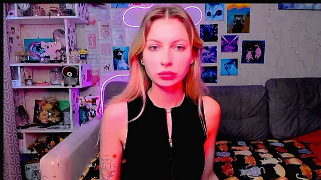 Snapshot of Maria_Hunt chatting on December 6, 2024, 3:24 am Maria Hunt online show from December 6, 2024, 3:24 am