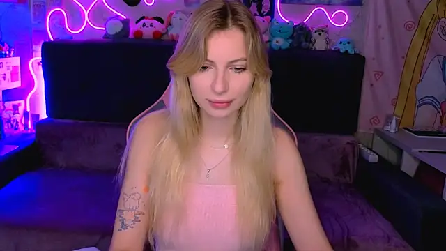 Snapshot of Maria_Hunt chatting on November 8, 2025, 5:00 am Maria Hunt online show from November 8, 2025, 5:00 am