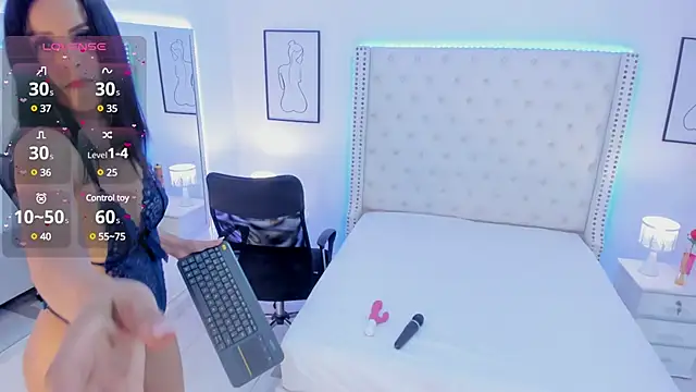 Coco Balenciaga  online show from February 4, 2025, 3:15 pm