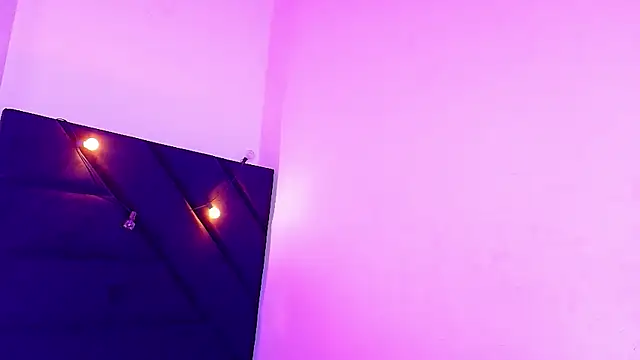 littleebluee online show from July 28, 2026, 7:50 pm