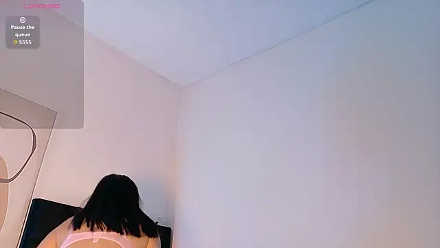 littleebluee online show from July 10, 2026, 7:58 pm