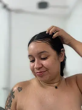 Snapshot of Pretty_Isadora chatting on July 8, 2026, 8:42 pm Pretty Isadora online show from July 8, 2026, 8:42 pm
