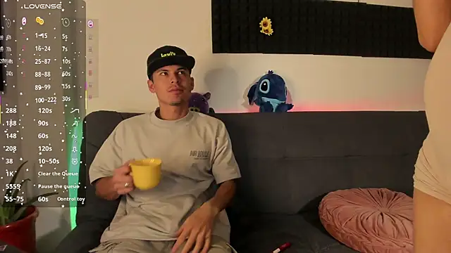 Snapshot of on_tefa chatting on October 8, 2025, 9:59 pm on tefa online show from October 8, 2025, 9:59 pm