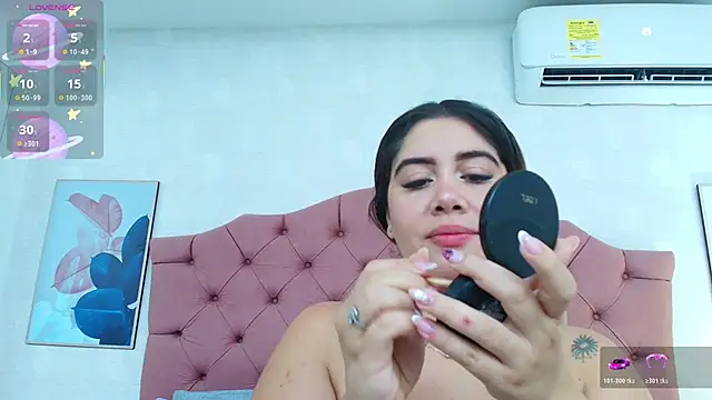 Snapshot of ThyaraJhons chatting on November 6, 2025, 11:58 am ThyaraJhons online show from November 6, 2025, 11:58 am