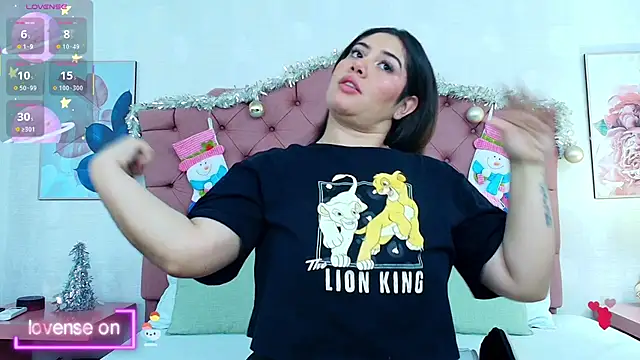 Snapshot of ThyaraJhons chatting on December 3, 2025, 12:15 pm ThyaraJhons online show from December 3, 2025, 12:15 pm