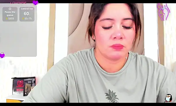 Snapshot of ThyaraJhons chatting on October 10, 2025, 12:06 pm ThyaraJhons online show from October 10, 2025, 12:06 pm