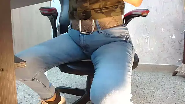 Snapshot of Samantabrown_ chatting on September 13, 2025, 11:21 am Samantabrown online show from September 13, 2025, 11:21 am