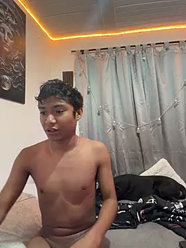 Snapshot of alejo_cute chatting on May 23, 2026, 1:43 pm alejo cute online show from May 23, 2026, 1:43 pm