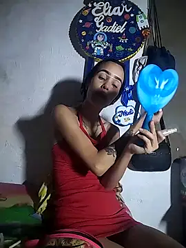 Snapshot of The-quee22 chatting on November 6, 2025, 8:13 pm The-quee22 online show from November 6, 2025, 8:13 pm