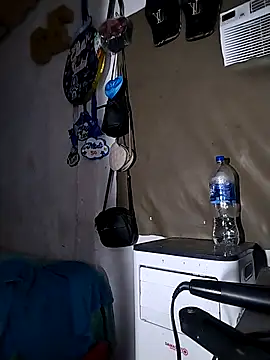 Snapshot of The-quee22 chatting on December 13, 2025, 8:48 pm The-quee22 online show from December 13, 2025, 8:48 pm